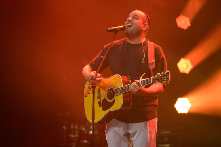 הופעת האמן עקיבא תורג'מן מתוך כנס אדרבה