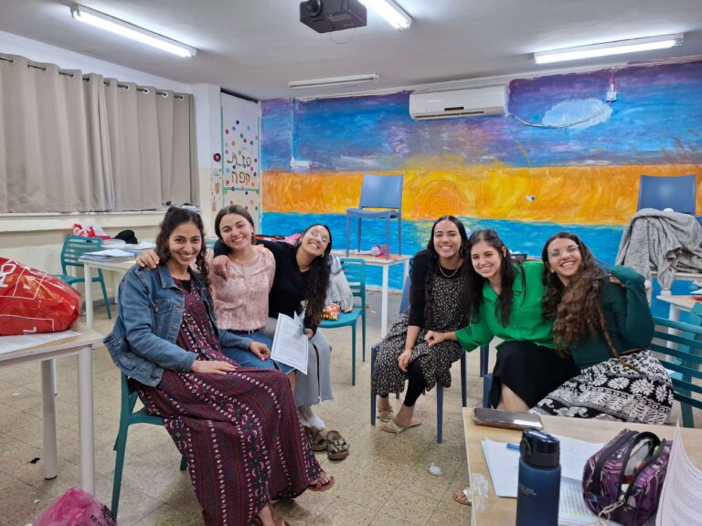 מפגש צעירות במסגרת פרויקט 'טנא'