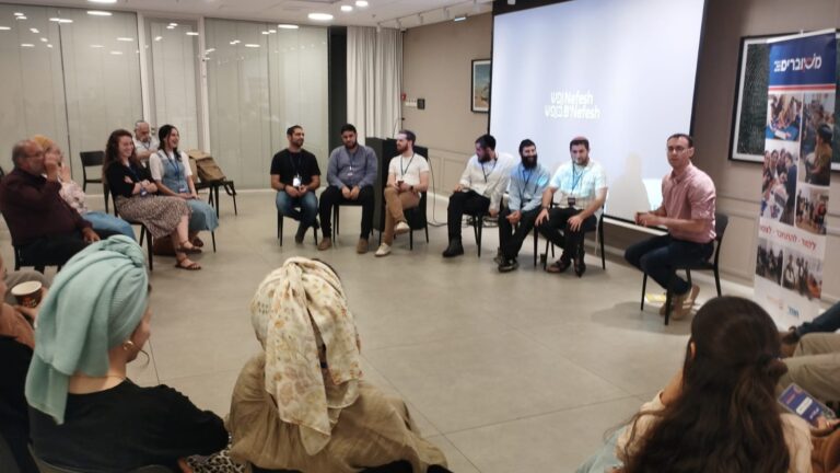 מעגל שיח - מתוך פעילות תוכנית מחוברים