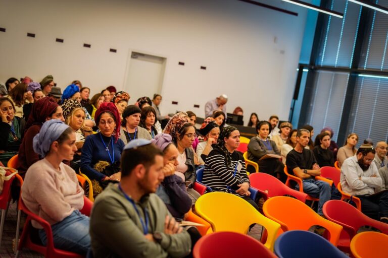 תמונת קהל מתוך פעילות 'מחוברים'
